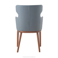 Chaise de salle à manger moderne à dossier haut en similicuir avec pieds en bois, couleur au choix, pour usage domestique et hôtelier