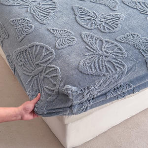 Nueva funda de <span class=keywords><strong>cama</strong></span> de tela con mechones de color liso al por mayor de fábrica en una sola pieza con aislamiento adicional para una mayor calidez y comodidad. - Product Image 4