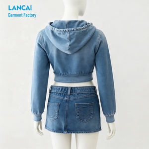 Ensemble deux pièces en jean pour femme, veste à capuche courte personnalisable et mini-jupe, ensemble coordonné en jean décontracté pour le streetwear - Product Image 3