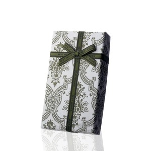 Boîte cadeau en papier artisanal laminé mat carré, décorée de nœuds et de rubans, personnalisable selon les besoins - Product Image 4