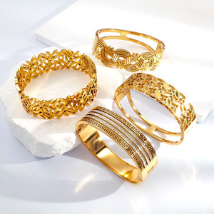 2024 Bán Buôn Sang Trọng 18K Mạ Vàng Chunky Khắc Vòng Đeo Tay Bằng Thép Không Gỉ Với Kim Cương Thép Không Gỉ Bangle Đối Với Phụ Nữ - Product Image 1