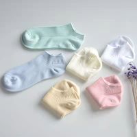 2025 nouveau Macaron couleur bonbon Tube court bateau chaussettes bouche légère femmes chaussettes coréen couleur unie bas haut mince chaussettes en gros