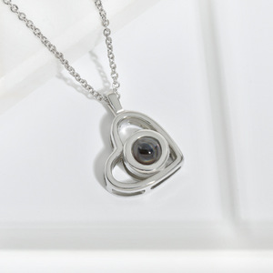 Vente chaude Écologique Argent <span class=keywords><strong>Couple</strong></span> Collier Perle Projection Pierre Pendentif Cent Langues Dire «Je t'aime» Mode - Product Image 4
