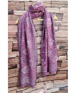 Étole en coton Mul Mul doux faite à la main, tissu respirant et écologique, dupatta pour femmes, mode ethnique traditionnelle et contemporaine - Product Image 3