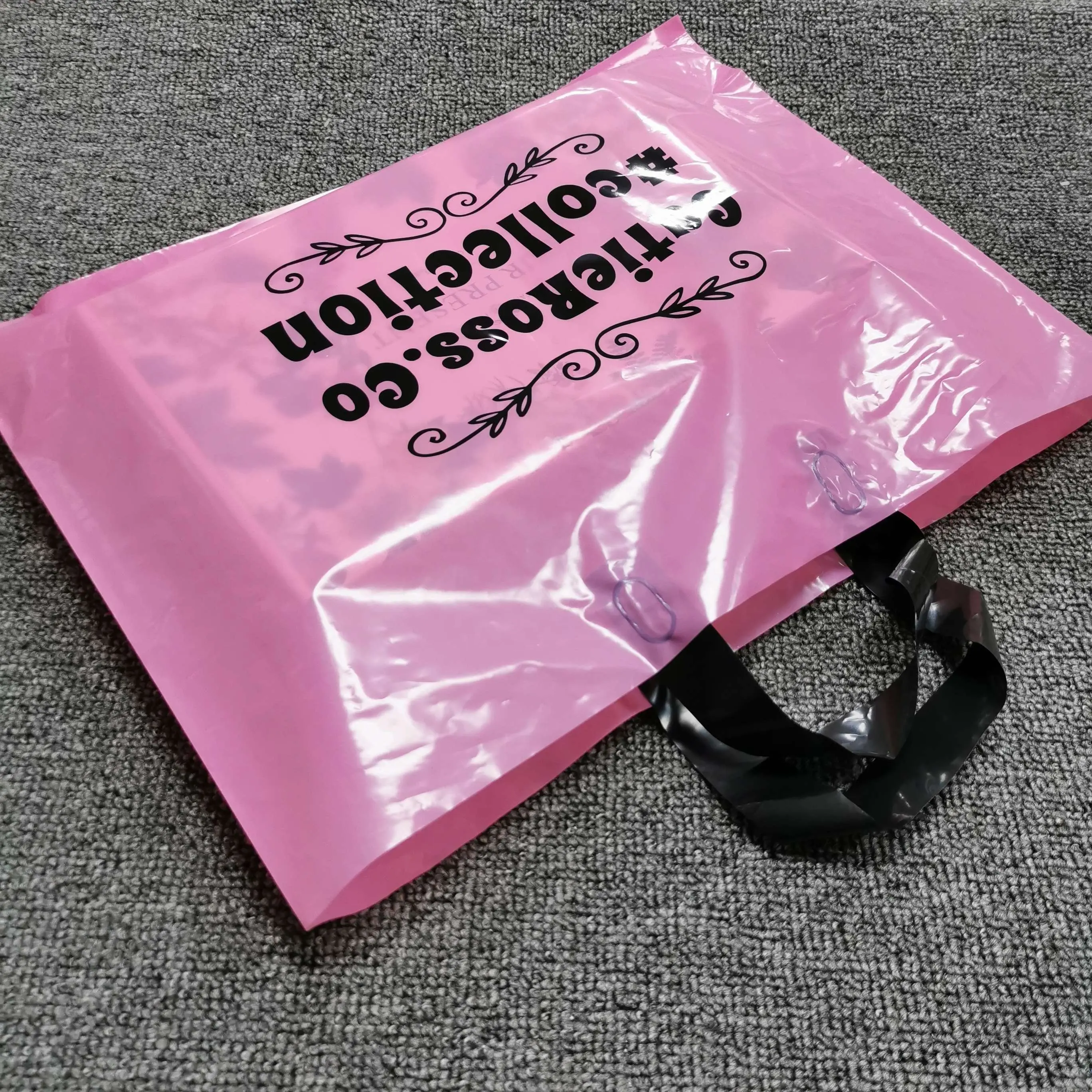 Sacchetto del regalo di alta qualità ispessito sacchetto della cancelleria dei bambini abbigliamento per bambini di usura del fumetto del giocattolo portatile sacchetti di plastica della maniglia