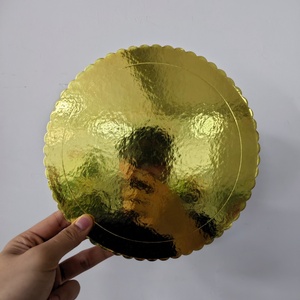 SunShine Wholesale Plateaux à gâteau ondulés ronds et carrés de 4/6/8 pouces, bases à gâteau jetables en feuille d'or et d'argent, cercles de 6mm et 12mm - Product Image 1