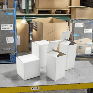 Bán buôn tùy chỉnh in logo tông trắng sóng máy bay hộp thẻ bao bì hộp cho nến ví giấy vận chuyển - Product Image 3