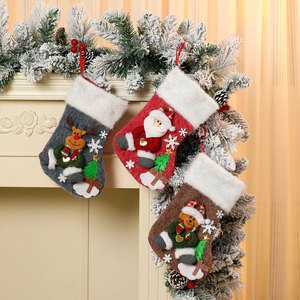 Nueva mediana bolsa de regalo navideña de felpa grande con diseño de dibujos animados en 3D, estilo transfronterizo, para dulces, adorno para árbol de Navidad - Product Image 3