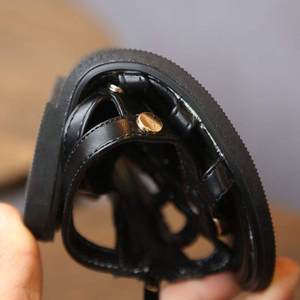 Sandales à lanières pour filles 2025 Nouvelle mode été Style coréen Romanesque Semelle en caoutchouc naturel Chaussures tendance pour petite fille Princesse - Product Image 3