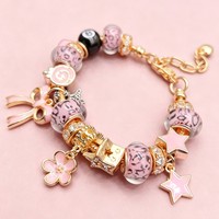Bracelet à breloques en alliage, motif léopard rose, avec pendentifs huit cœurs, étoile, nœud et fleur noirs, bijou de mode