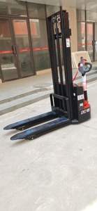 Heli 1.6T 1500Kg 2000Kg Hefhoogte 3000Mm 2000Mm 4.5M Pallet Elektrische Stapelaar Prijs Voor Magazijn Heftruck - Product Image 6