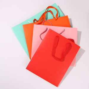 Sac fourre-tout en papier de haute qualité avec logo personnalisé imprimé de luxe en carton kraft vierge recyclé <span class=keywords><strong>S</strong></span> - Product Image 2