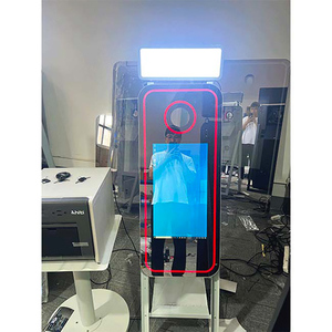 Photomaton rétro en bois avec miroir magique LED, compatible avec les appareils photo de 32/70 pouces, télécommande, durable - Product Image 1
