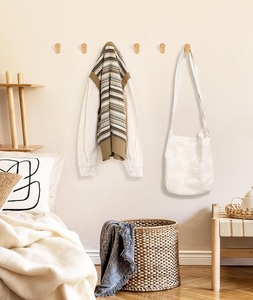 Gancho de Pared de Madera Natural para Colgar Toallas, Ropa y Sombreros, Hecho a Mano, Estilo Rústico - Product Image 2