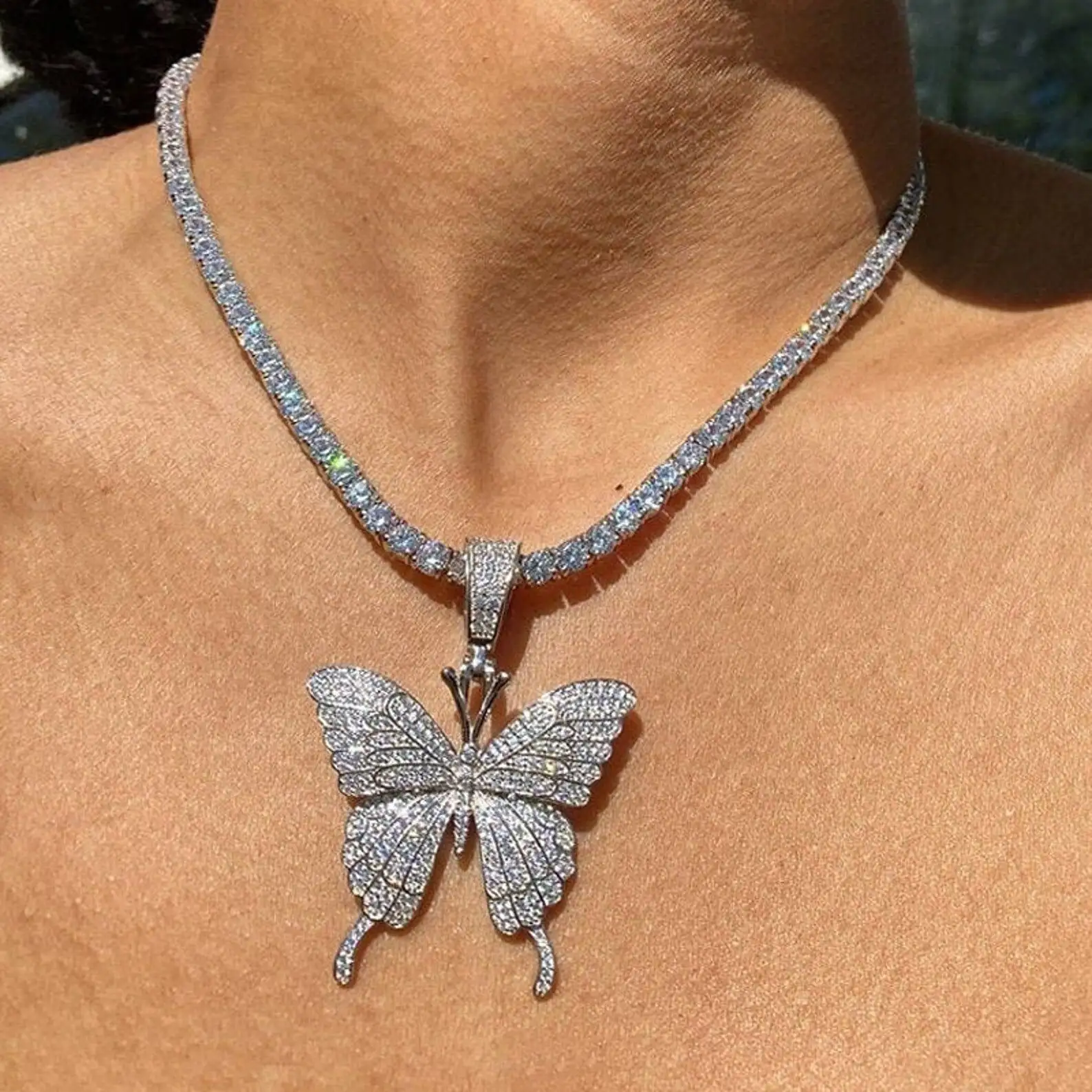 Toptan kelebek kolye kadın Rhinestones kelebek kolye kolye Bling kristal takı hediye kıvılcım