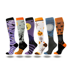 Chaussettes d'Halloween Chaussettes hautes athlétiques <span class=keywords><strong>Ghost</strong></span> Pumpkin Skulls Festival Chaussettes hautes graduées pour les infirmières de sport Chaussettes de compression - Product Image 1