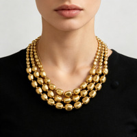 Collier superposé épais en plastique pour femme, tendance, pour soirée, chaîne à maillons plaquée argent, bijou audacieux et accessoire de mode.