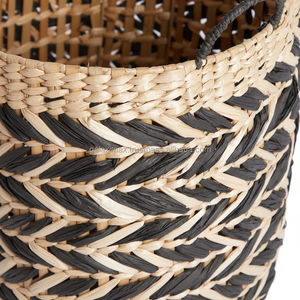 Grand panier de rangement multifonctionnel écologique fabriqué à la main en jacinthe d'eau naturelle avec poignées pour la lessive et les vêtements - Product Image 1