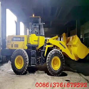 Minicargador de rueda delantera Komatsu 2. 0 usado, maquinaria de construcción de Japón, motor central, cargador de tractor, carga nominal de 3 toneladas probada - Product Image 5
