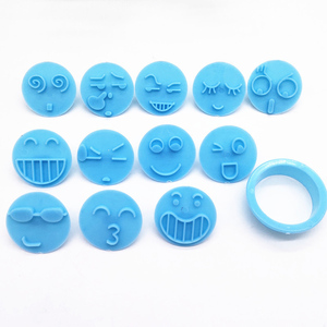 Juego <span class=keywords><strong>de</strong></span> 12 Cortadores <span class=keywords><strong>de</strong></span> <span class=keywords><strong>Galletas</strong></span>, Moldes para Fondant y <span class=keywords><strong>Galletas</strong></span>, Molde <span class=keywords><strong>de</strong></span> Plástico con <span class=keywords><strong>Caras</strong></span> Sonrientes, Molde para Relieve, <span class=keywords><strong>Galletas</strong></span> Navideñas - Product Image 4