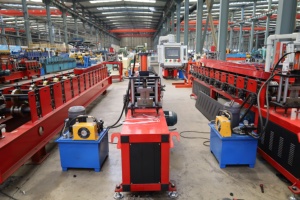 Machines <span class=keywords><strong>de</strong></span> fabrication <span class=keywords><strong>de</strong></span> Purlin en métal à écoulement direct, Purlin automatique formant la machine, Petit pain <span class=keywords><strong>de</strong></span> profil C-Z formant la machine - Product Image 3