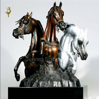 Statue de sculpture de cheval creux plaqué argent coulée de métal sur le thème de l'ange pour le nouvel an
