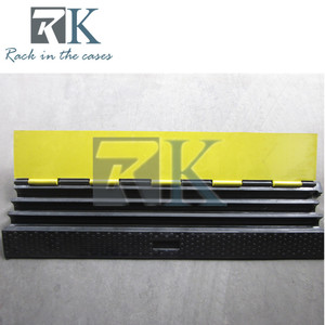 Wholesale Cable Ramp 1 2 3 4 <b>5</b> Channels Cable Protector Ramp Rubber Cable Ramp with Yellow Lip for Outdoor Indoor - Product Image 2