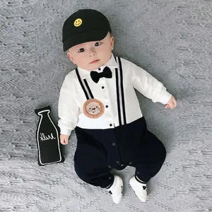 Groothandel Pasgeboren Baby Jongen 100% Katoen Jumpsuit Cartoon Lange Mouw Set Rompertjes Voor Baby Cartoon Leeuwenstrik Jumpsuit