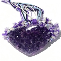 Collier en macramé avec pendentif en grappe de cristaux naturels, tissé à la main, style bohème, pierre de guérison, bijou statement pour femme