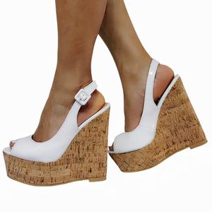 Sandales à talons compensés en liège à plate-forme populaire pour femmes avec fermeture à bouton - Product Image 4