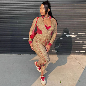 Bộ đồ nữ thời trang 2025 gồm áo khoác dài tay có khóa kéo và quần ống rộng in họa tiết báo - Product Image 6