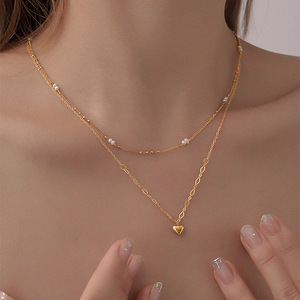 Collier tendance pour femme en acier inoxydable avec pendentif cœur en or 18 carats et chaîne à maillons - Product Image 3
