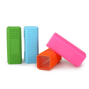 <span class=keywords><strong>Spazzola</strong></span> per la rimozione dei peli di animali domestici per cani e gatti, in silicone, strumento per la toelettatura con pettine districante - Produttore Zhejiang - Product Image 1