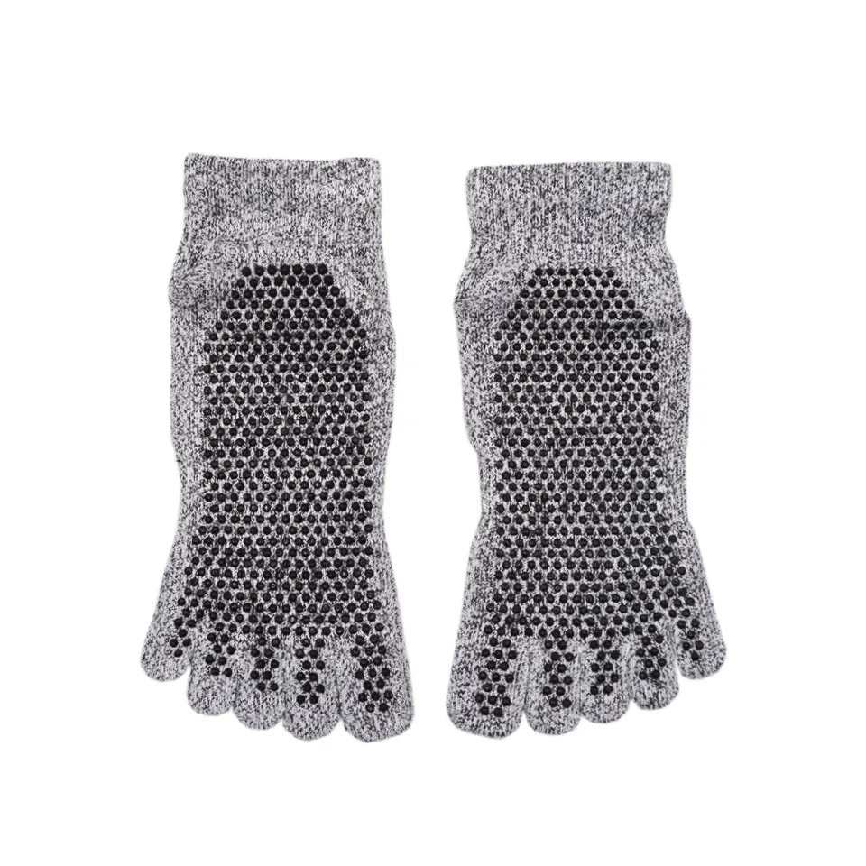 Gris + point noir
