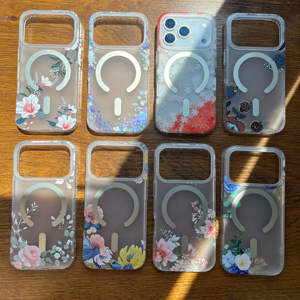 Coque de téléphone transparente avec aimant à fleurs mates pour iPhone 17 16 15 14 13 12 11 Pro Max, compatible avec la charge sans fil, antichoc - Product Image 1