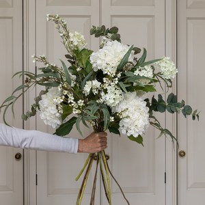 Bouquet di Ortensie Artificiali in Bianco, Verde e Blu, Effetto Realistico in Lattice, per Matrimoni, Decorazioni Domestiche e Natale - Product Image 1