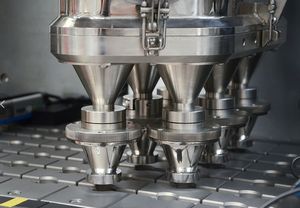 Machine de remplissage et d'emballage de capsules de café entièrement automatique à six voies à grande vitesse, Nespresso K-Cup <span class=keywords><strong>Dolce</strong></span> <span class=keywords><strong>Gusto</strong></span>, sacs d'emballage alimentaire, film - Product Image 4