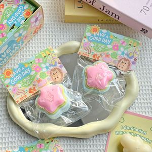 Jouet anti-stress super doux et moelleux en forme de patte de chat étoilée, à rebond lent, pour soulager le stress - Product Image 3