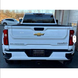 Camioneta <span class=keywords><strong>Chevrolet</strong></span> <span class=keywords><strong>Silverado</strong></span> 3500HD High Country Dually Usada con Título Limpio - Product Image 6
