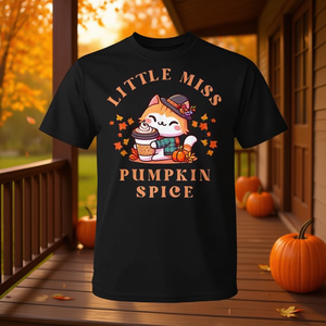 Camiseta Little Miss Pumpkin Spice para Acción de Gracias, Promoción de Otoño con un Lindo Diseño de Calabaza Especiada - Product Image 3