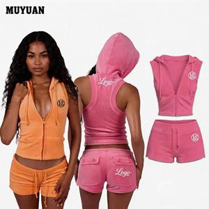Completo due pezzi in velluto Y2K da <span class=keywords><strong>donna</strong></span>, giacca <span class=keywords><strong>senza</strong></span> <span class=keywords><strong>maniche</strong></span> con cappuccio e pantaloncini, casual, personalizzabile con logo, etichetta privata, misto cotone ed elastan. - Product Image 1