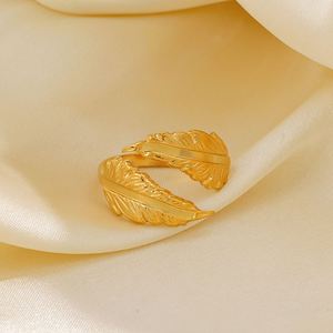 Anillo de Pluma Popular, Ajustable, para Mujer, Anillos de Lujo Elegantes y Modernos, Joyería de Acero Inoxidable - Product Image 4