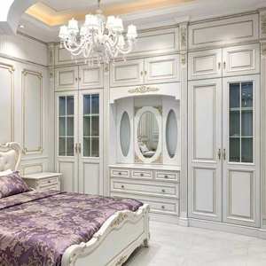 Dressing sur mesure de luxe avec portes vitrées, système de rangement pour chambre à coucher et dressing - Product Image 2