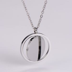 Collar Largo con Colgante Giratorio de Acero Inoxidable, Chapado en Oro Real de 18K con PVD, Antideslustre, para Hombre y Mujer - Product Image 6