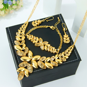 Conjunto de Joyería Clásica y Elegante para Boda, Chapado en Oro de 21k, Diseño de Hojas, Collar, Pulsera y Aretes para Novia - Product Image 6