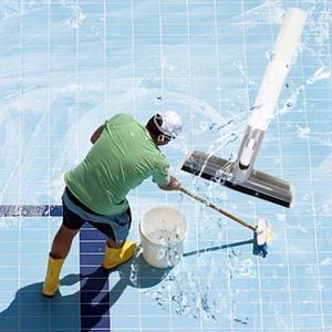 Cepillo de <span class=keywords><strong>algas</strong></span> negras de <span class=keywords><strong>limpieza</strong></span> simple para <span class=keywords><strong>piscina</strong></span>, materiales ecológicos, cepillo de <span class=keywords><strong>algas</strong></span> para <span class=keywords><strong>piscina</strong></span> sobre el suelo - Product Image 3