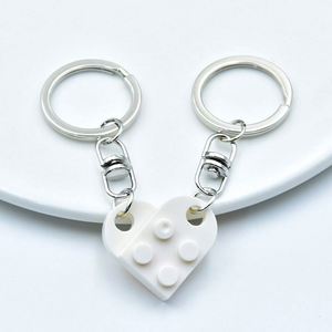 Juego de Llaveros de Pareja con Forma de Corazón, Colgante de Plástico con Diseño de Rompecabezas, Accesorios de Joyería - Product Image 1