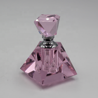 Vente en gros de flacons de parfum en cristal transparent personnalisés de luxe en forme de pyramide rose diamant de 3 ml, 6 ml et 12 ml pour les soins personnels