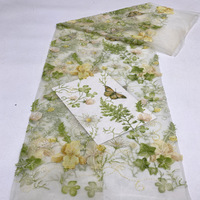 Tissu en maille tricotée 100 % polyester avec broderie de perles et de sequins imprimée sur le thème des plantes et des animaux, idéal pour les accessoires de performance et les robes.