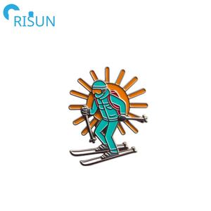 Épinglette de <span class=keywords><strong>ski</strong></span> en métal émaillé pour les amateurs de <span class=keywords><strong>ski</strong></span> de descente, emblème, médaille, épinglette personnalisée pour station de <span class=keywords><strong>ski</strong></span>, épinglette de sport, épinglette de snowboard, épinglette de revers - Product Image 6